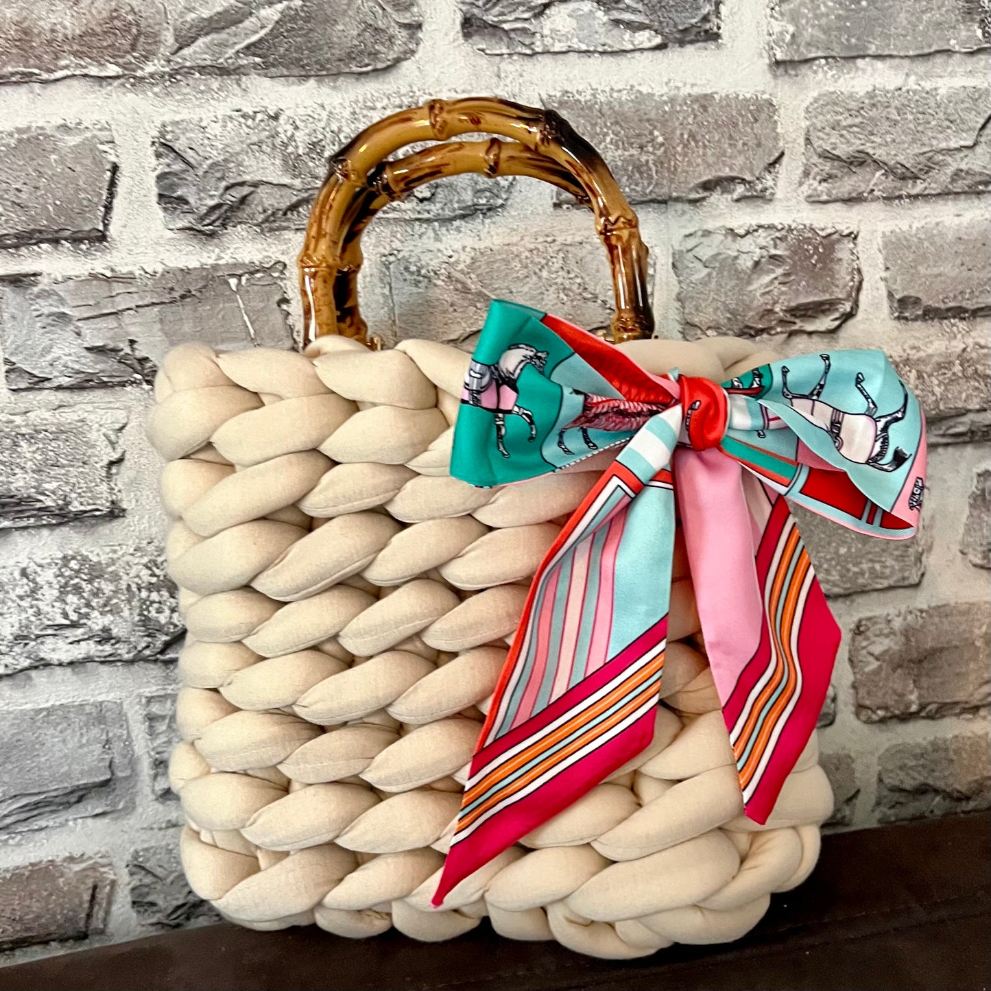Grobstricktasche creme mit schleife