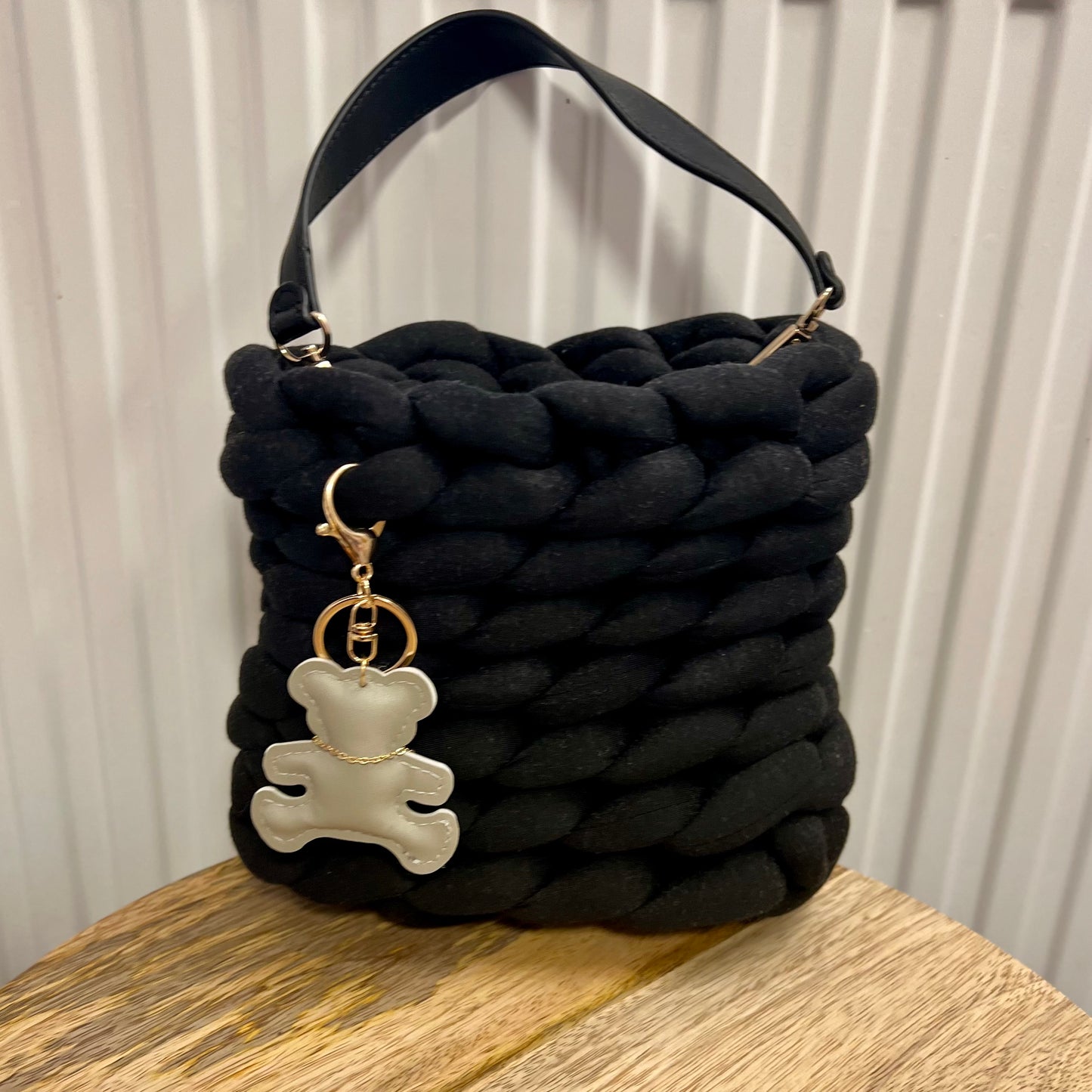 Grobstricktasche schwarz klein
