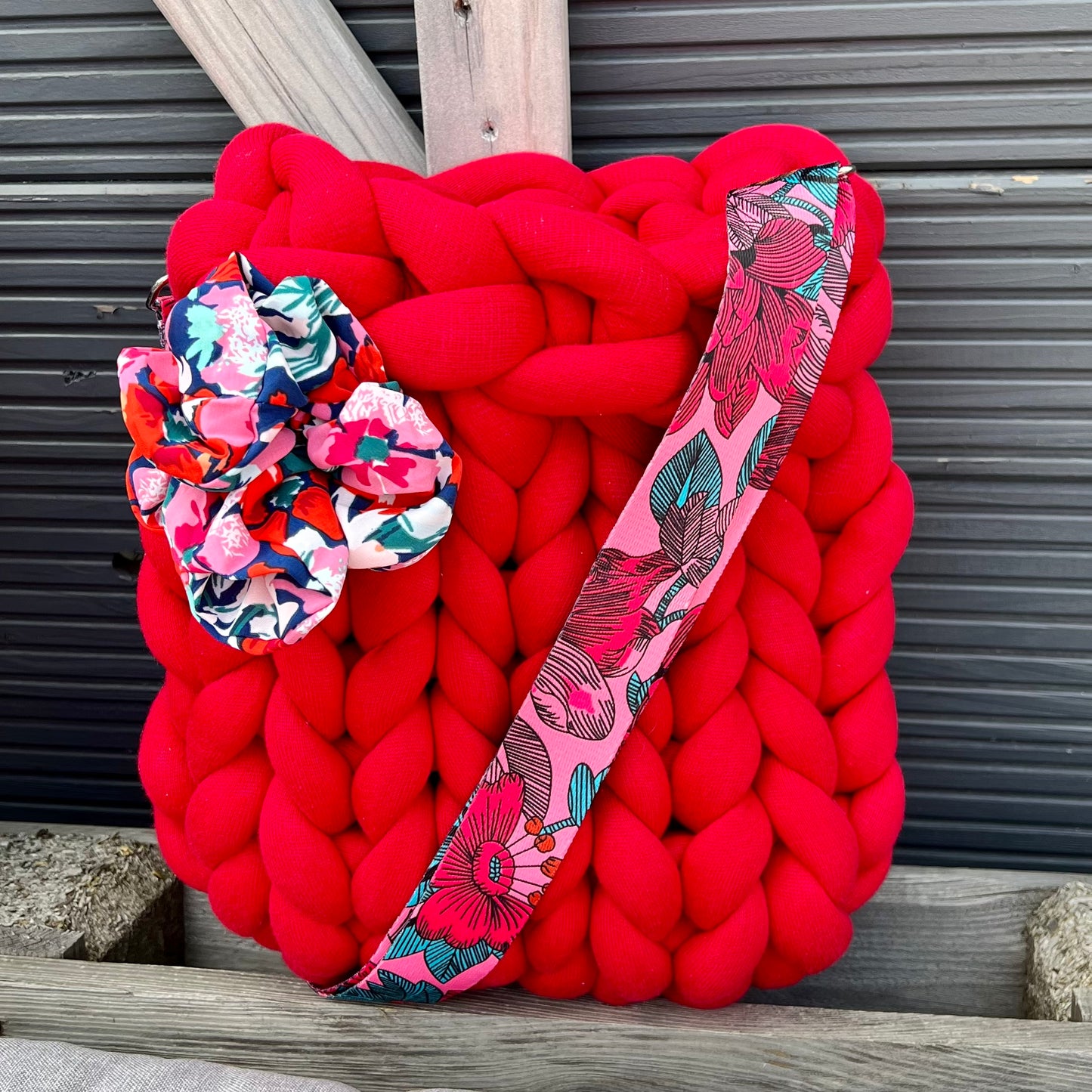 Grobstricktasche Ylva rot
